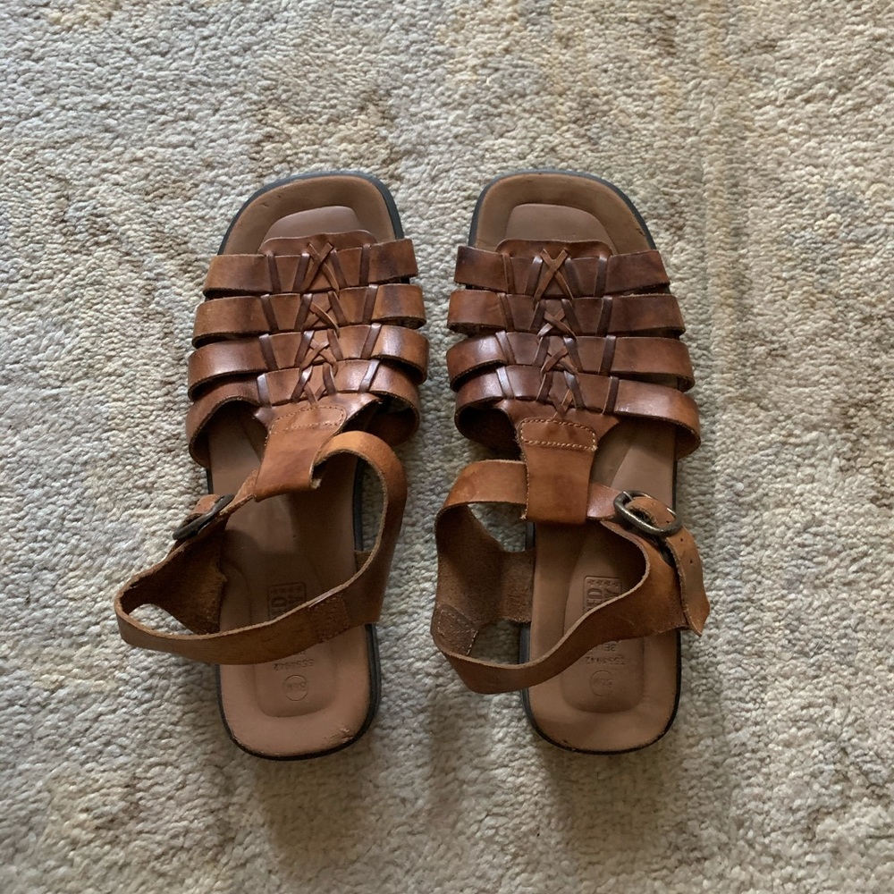Vintage Faded Glory Flat Leather Woven Sandal